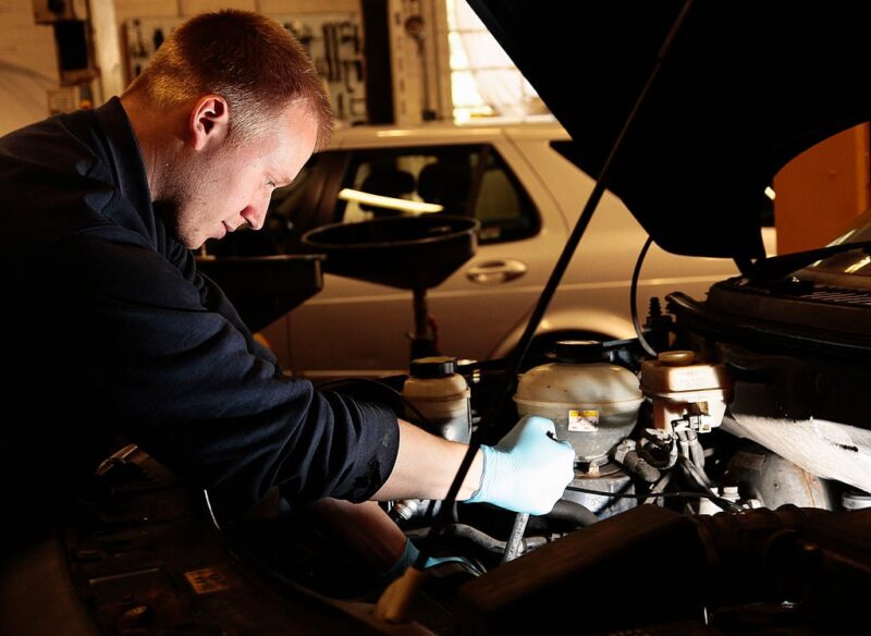Maintenance Habits That Keep Older Cars Running Smoothly